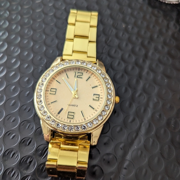 Watch - Picture 5 of 5